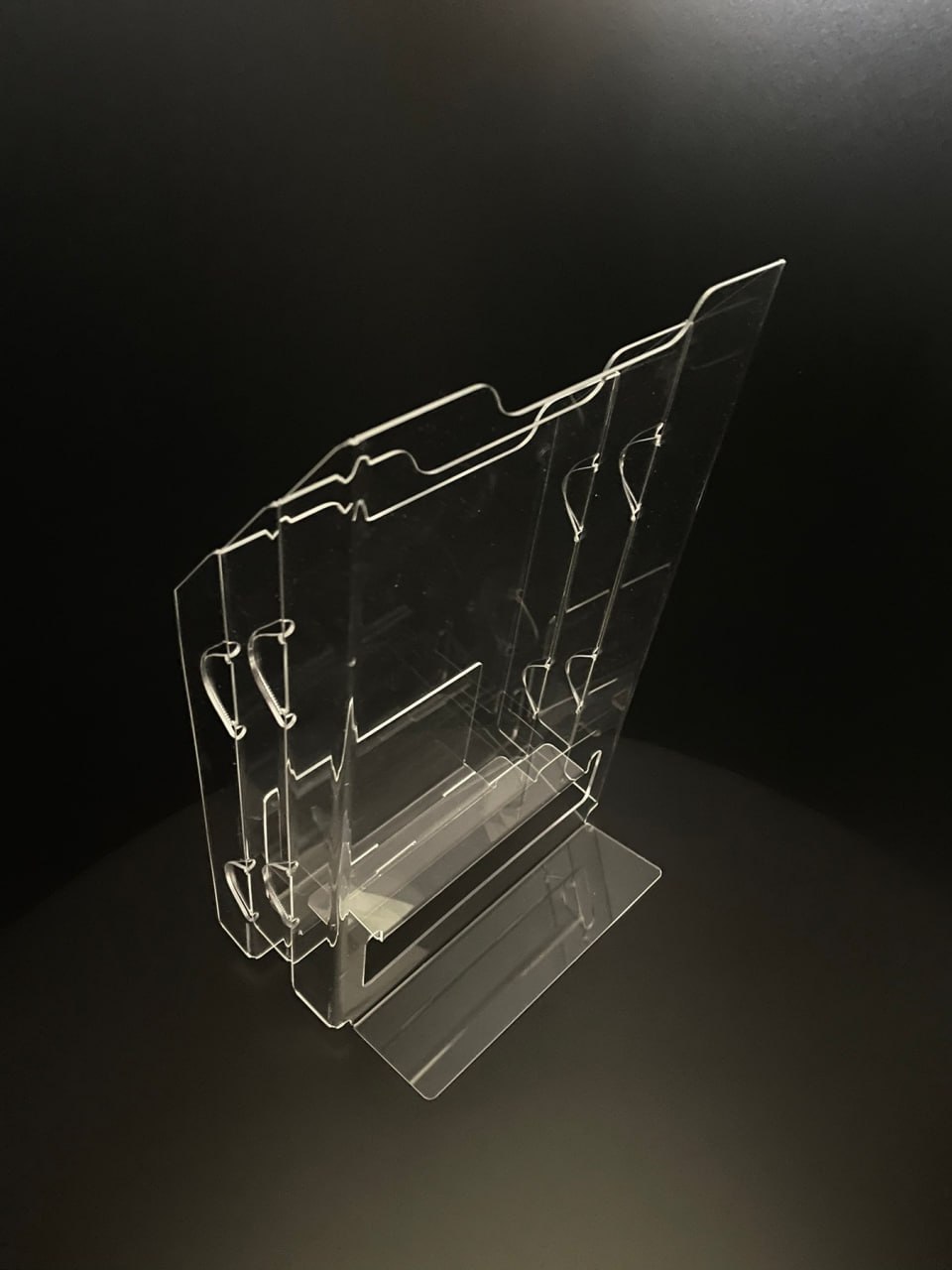 Подставка для буклетов А4 на три отдела